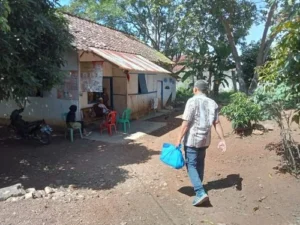 Berbagi di Bulan Ramadhan, satuan Narkoba Polresta Bandar lampung Bagikan Paket Sembako