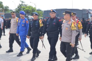 Kapolda Lampung Dampingi Dankor Brimob Polri Pantau Arus Mudik di Pelabuhan Bakauheni