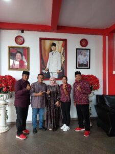 Turut Rayakan idul Fitri Nyoman Supat Sambangi Kediaman Nanang Ermanto