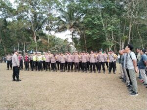 Puluhun Personil Polres Pringsewu Amankan Turnamen Bina Karya Cup II Pandansurat