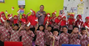 Sat Binmas Polres Pringsewu Kunjungi Sekolah Untuk Motivasi Semangat Belajar
