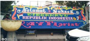 Komunitas Florist Bandar Jaya Meriahkan HUT Kemerdekaan RI Ke-78 Dengan Papan Bunga Kreatif