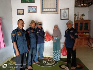 DPC AWPI Way Kanan Kembangkan Program Sembako dalam Kantong Kresek Merah