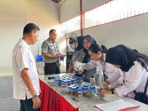 BNNK Lamsel Tes Urine Sejumlah Petugas Lapas Narkotika Bandar Lampung, Ini Hasilnya