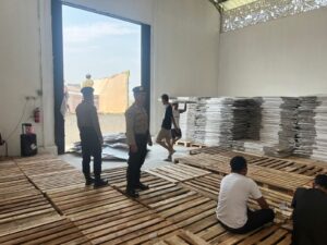 Polres Pringsewu Amankan Kedatangan Logistik Pemilu