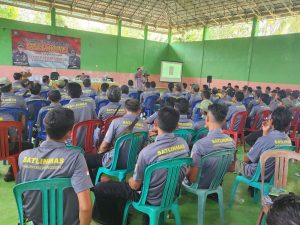 Polres Pringsewu Berikan Penyuluhan Keamanan Pemilu Kepada Ratusan Anggota Sat Linmas