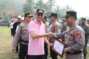 Prestasi Luar Biasa: KBO Binmas Polres Pringsewu Raih Penghargaan Bergengsi Dari Pemerintah Kabupaten