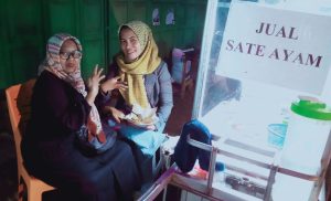 Nia, Calon Legislatif Pringsewu, Ajak Dukung UMKM Melalui Belanja di Pedagang Asongan