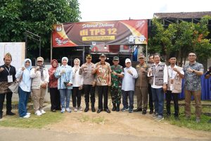 Adi Erlansyah Tinjau TPS di Kecamatan Pringsewu dan Sukoharjo