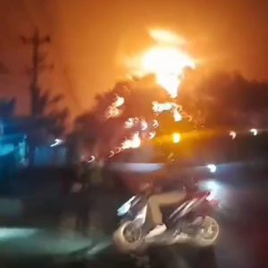 Kebakaran Hebat Gudang Limbah Oli di Bandar Lampung