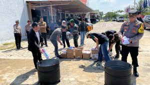 Wakapolres Pringsewu Hadiri Pemusnahan Kelebihan Surat Suara Pemilu 2024