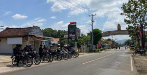 Polres Pringsewu dan Sat Brimob Patroli Bersama Ciptakan Kemanaan Jelang pemilu 2024