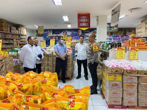 Harga Beras Meroket, Kapolres Pringsewu Cek Stock dan Harga Bahan Pokok di Pasaran