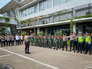 Ratusan Aparat Jaga Rapat Pleno Perhitungan Suara Pemilu di Kabupaten Pringsewu