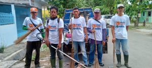 Tim Bandar Lampung Bahagia Bersihkan Lingkungan Sukarame Harapan Jaya