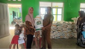 Pemerintah Pekon Keputran Distribusikan Cadangan Beras Pemerintah untuk 332 KPM