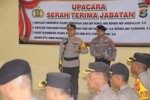 Kapolres Pringsewu Pimpin Serah Terima Jabatan Kasat Narkoba, Kapolsek Pagelaran dan Kapolsek Gadingrejo