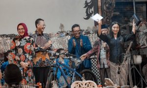 Adi Erlansyah Hadiri Wayang Kulit dalam Rangka Bersih Desa Sekaligus Peringatan Tahun Baru 1446 Hijriah