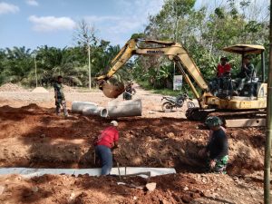 Wujud Sinergitas TNI, Polri Dan Masyarakat Dalam TMMD Reguler Ke-121 Di Pekon Fajar Mulya