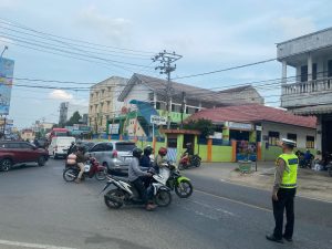 Polres Pringsewu Terjunkan Personel untuk Jaga Kelancaran Lalu Lintas
