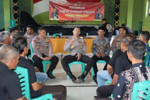 Curhat Dengan Polisi, Petani Tulung Agung Sampaikan Keluhan Kelangkaan Pupuk dan Masalah Pengairan