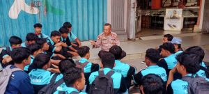 Polsek Pringsewu Kota Ajak Pemilih Pemula Sukseskan Pilkada Serentak 2024