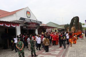 Hari Terakhir Pendaftaran Pilkada 2024: Polres Pringsewu Amankan Deklarasi Dua Pasangan Calon Kepala Daerah