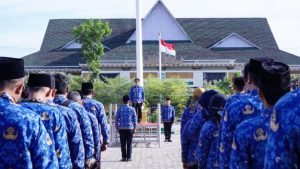 Pj. Bupati Pringsewu Dr. Marindo Kurniawan, ST., MM Pimpin Upacara Pembacaan Ikrar Netralitas ASN pada Pemilu dan Pemilihan Tahun 2024 Dan Penandatanganan pakta integritas