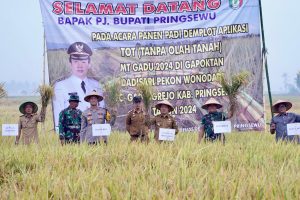 Kapolres Pringsewu Apresiasi Inovasi Petani dengan Metode Tanpa Olah Tanah