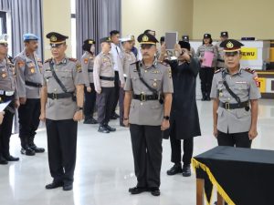Kapolres Pringsewu Pimpin Upacara Serah Terima Jabatan Kapolsek Gadingrejo dan Pengukuhan Kasat Intelkam