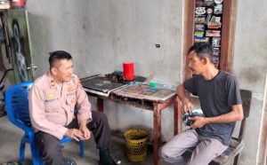 Personel Polres Pringsewu Edukasi Masyarakat tentang Pentingnya Memilih Pemimpin Daerah yang Berintegritas