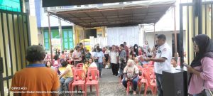 “Bakti Sosial APMIKIMMDO Medan dan MPnews Bagikan Sembako ke Warga”