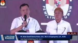 “Debat Perdana Pilkada Pesawaran: Paslon 01 Kuasai Panggung, Paslon 02 Tertatih dengan Contekan”