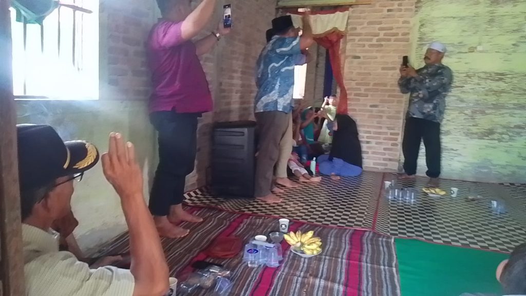 Beredar Foto dan Video Ketua BHP Sukawangi Diduga Langgar Netralitas Pemilu