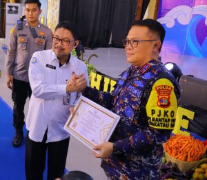 Kapolda Lampung Terima Penghargaan atas Pengungkapan Kasus Menonjol, Termasuk Penyelundupan Benih Lobster