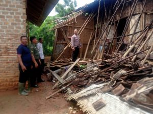 Bangunan Dapur Lansia di Pekon Srikaton Ambruk, Tidak Ada Korban Jiwa