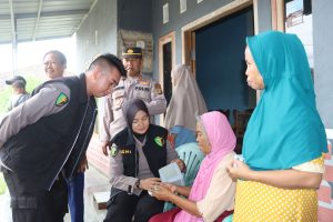 Polres Pringsewu Berikan Layanan Kesehatan untuk Warga Terdampak Banjir di Pekon Sidoharjo