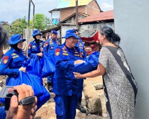 Polda Lampung Gelar Baksos, Bantu 100 Keluarga Kurang Mampu di Bandar Lampung