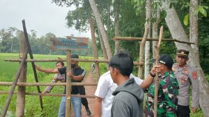 Ganggu Mobilitas Warga, Portal Jalan di Pardasuka Dibongkar Aparat Gabungan