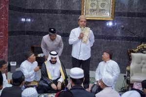 Bupati Pringsewu Buka Puasa & Shalat Tarawih Bersama Syeikh Abdurrachman Al-Ausy