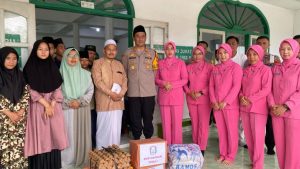 Kapolres Way Kanan Berbagi Sembako di Yayasan Miftahul Ikhlas Sambut Ramadhan 1446 H