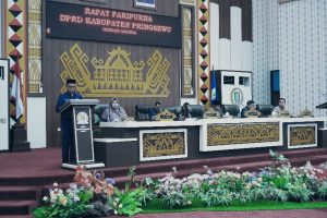 Bupati Pringsewu Sampaikan LKPJ Kepala Daerah 2024