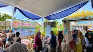 Ramainya Warga Padati Pasar Muara di yang di Gelar Pemkab Lamsel Selama Romadhon.