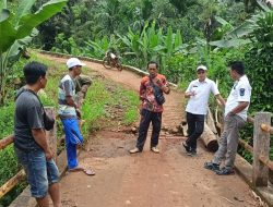 Bupati Merespon !.. PUPR Tanggamus Lakukan Peninjauan Pondasi Jembatan Yang Ambrol