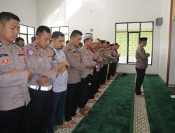 Polres Pringsewu Gelar Sholat Gaib untuk Tiga Anggota Polri Polres Way Kanan yang Gugur Saat Bertugas