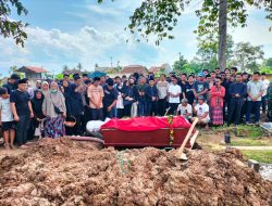 Suasana Haru Pemakaman Briptu Anumerta Ghalib yang Gugur Saat Bertugas
