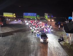 Cara Polisi Layani Pemudik Motor, Kawal Hingga Perbatasan Jamin Keamanan