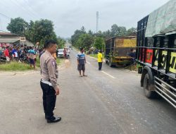 Tabrakan Truk dan Motor di Pringsewu, Dua Korban Dilarikan ke RS