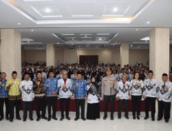 Kapolres Pringsewu Hadiri Konferensi Kerja I PGRI dan Pengukuhan Bunda Guru Kabupaten Pringsewu