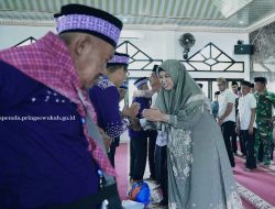 Wabup Pringsewu Lepas Jamaah Calon Haji Kloter 56